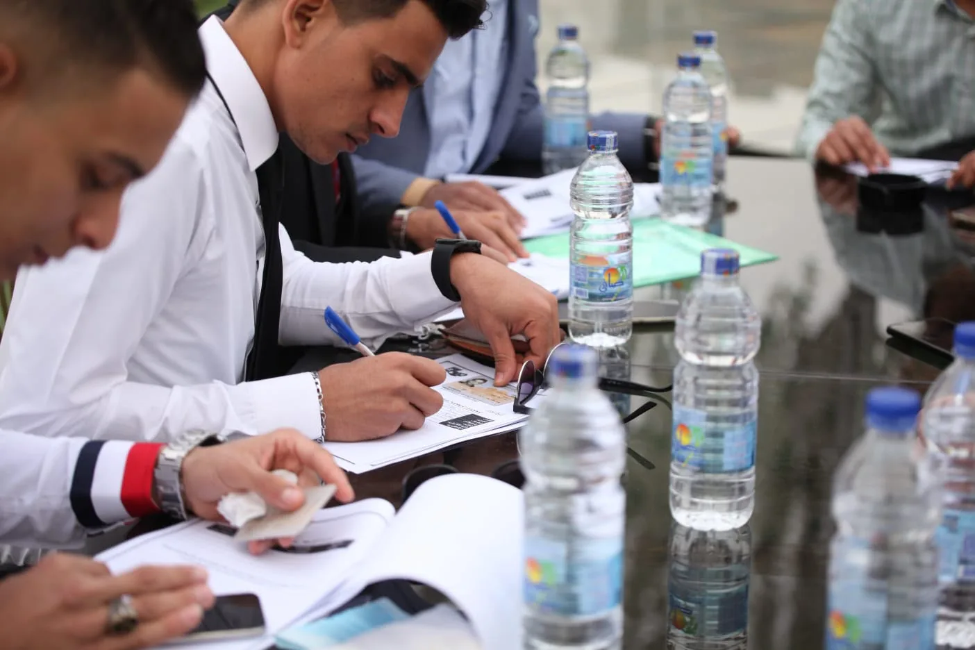مساعدة الخريجين على العمل — 8
